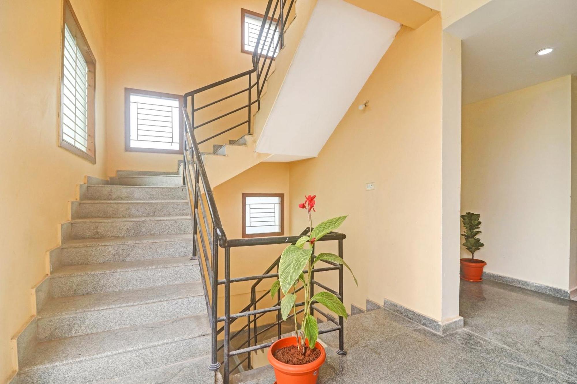 Hotel O Sri Navya Grand Near Nexus Hyderabad Luaran gambar